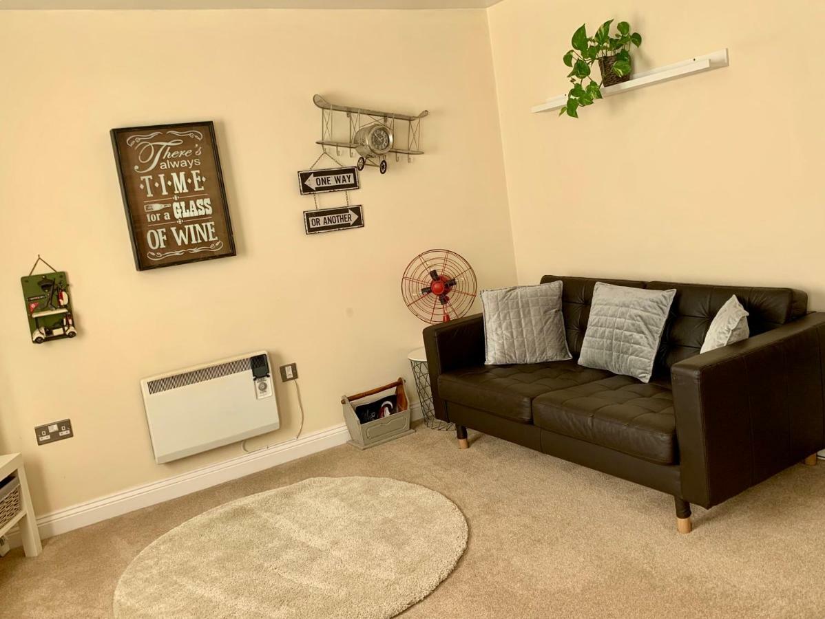 Denim Dreams Apartment Kettering Ngoại thất bức ảnh